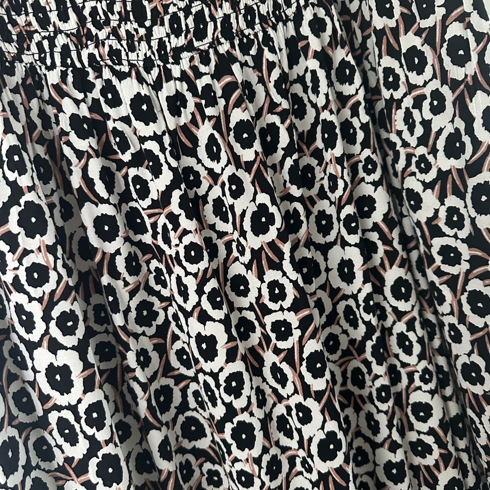 NWOT. DVF Smocked Tie Strap Poppy Dress. - Picture 6 of 7